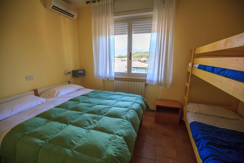 Hotel Il 9 Камайоре Екстериор снимка