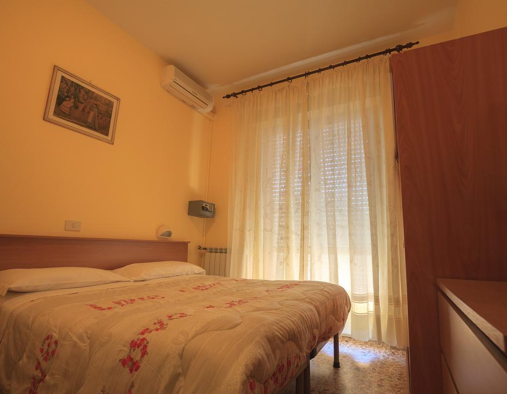 Hotel Il 9 Камайоре Екстериор снимка
