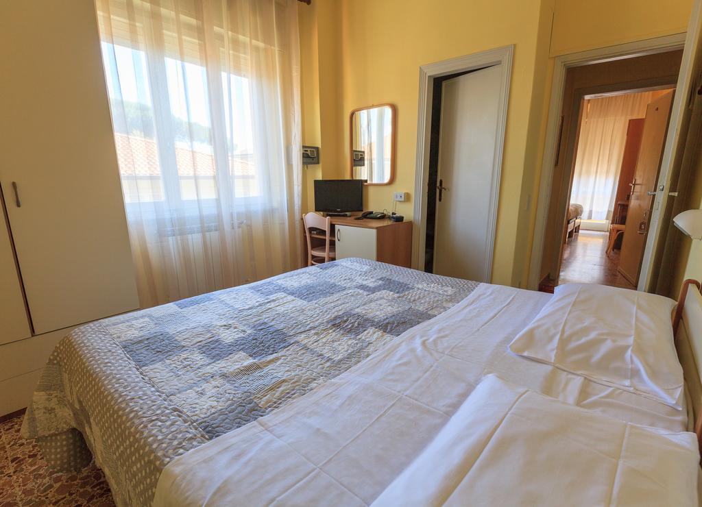 Hotel Il 9 Камайоре Екстериор снимка